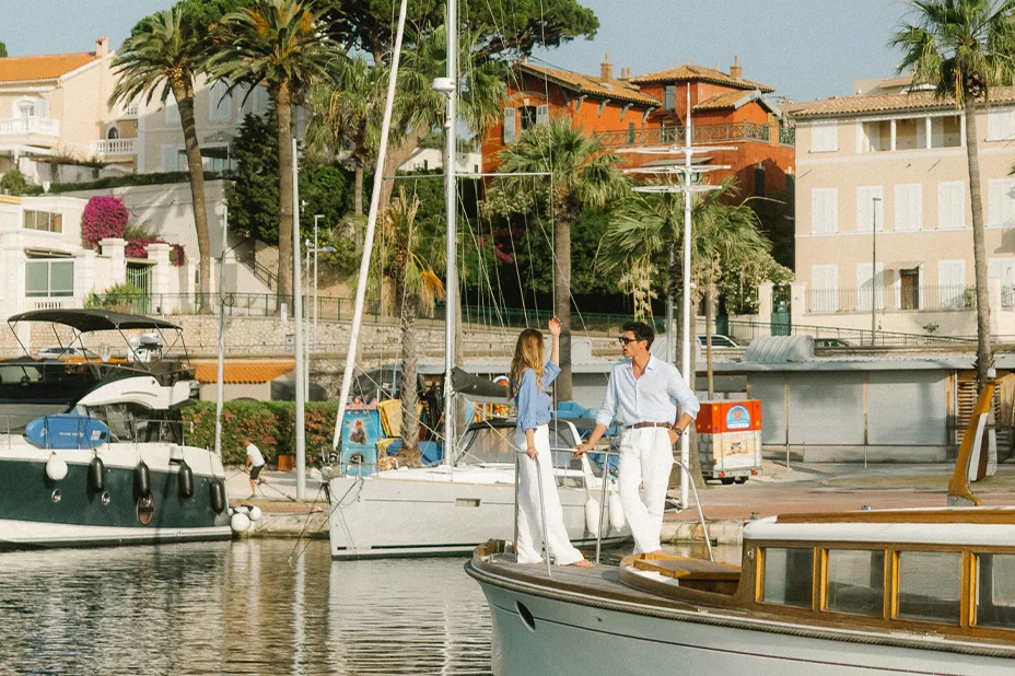 Guests at Zannier Bendor marina preparing for a sailing excursion © AurelienStudio for Zannier Hotels